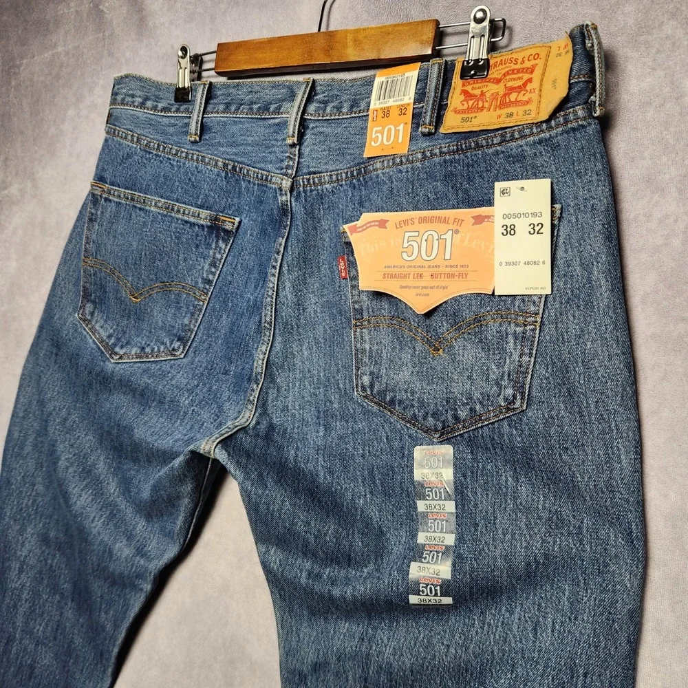 Levis 501 Original Fit Mens Jeans 38x32 Blue Straight Leg Button Fly 005010193